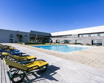 Hotel Colombo - Vila do Porto - Piscina