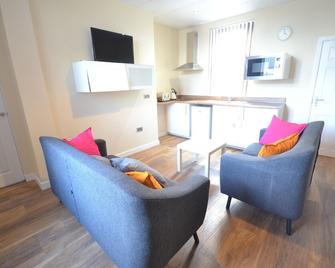Premier Lodge Central - Wolverhampton - Living room