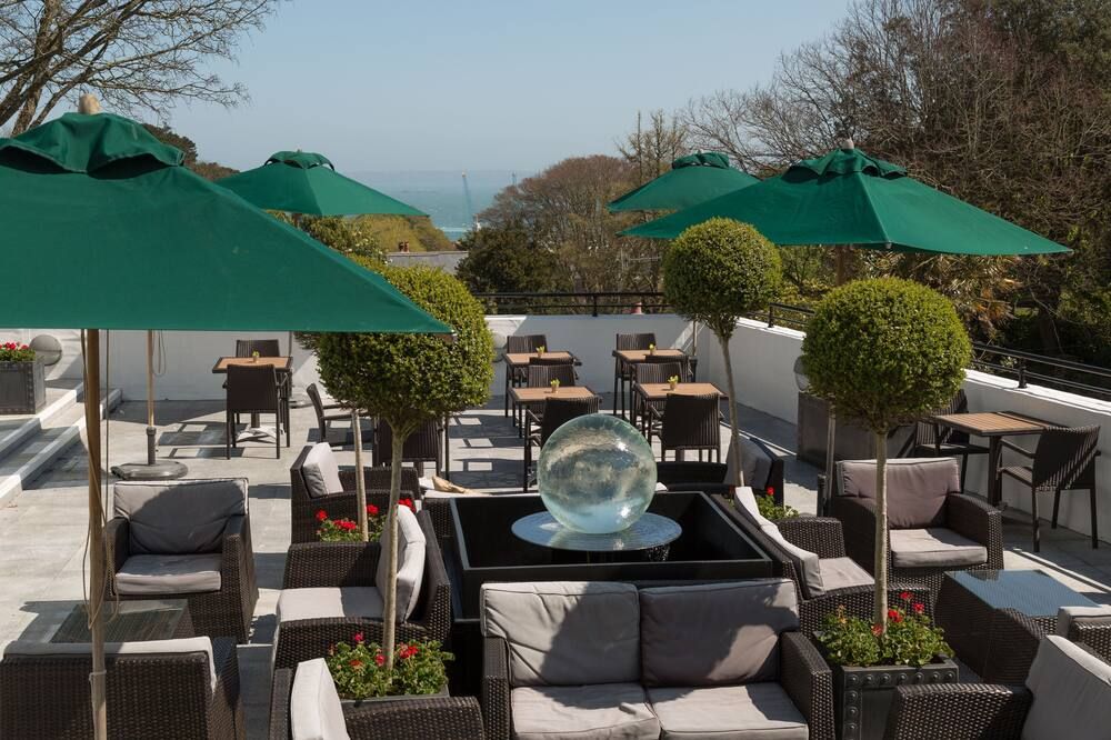 ذا دوك هوتل - سان بيتر بورت - شرفة مرصوفة