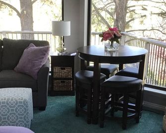 Private, unique, high end and close to the canyons - Sandy - Bedroom