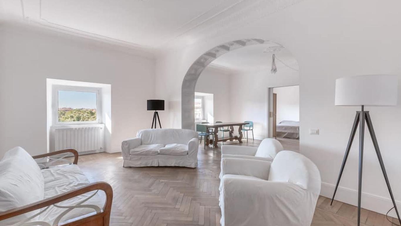 Vittorio Luxury Panoramic Apartment