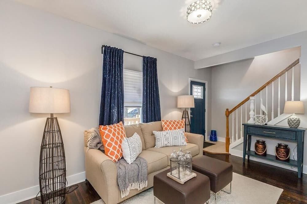 Hillside Haven 5min to Plaza/Museums/Parks - קנזס סיטי - סלון