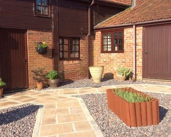 Battens - Colyton - Patio