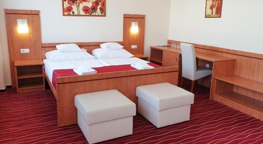 Diana Club Hotel thumbnail 2