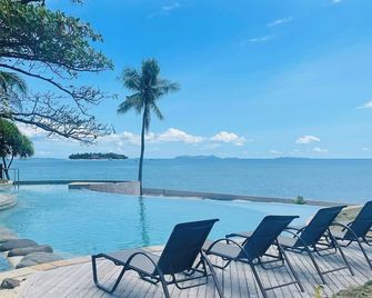 Nakelo Treasure Island Resort & Spa - Treasure Island - Piscina