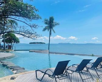 ناكلو تريجر أيلاند ريزورت آند سبا - Treasure Island - حوض السباحة