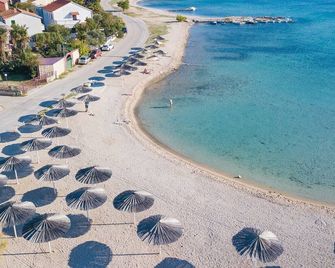 Apartments Villa Casia - Srima - Beach