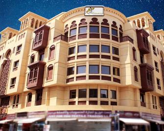 Montreal Naif Hotel - Dubai - Building