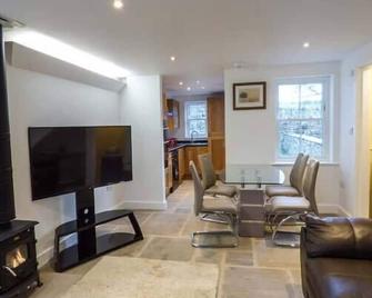 2 Primitive Croft - Buxton - Dining room