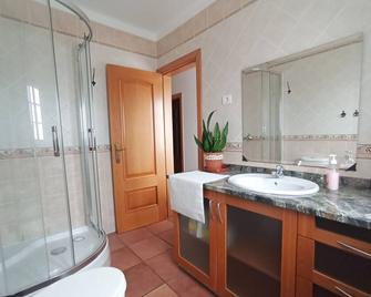 Holiday Home in Sines - Sines - Bathroom