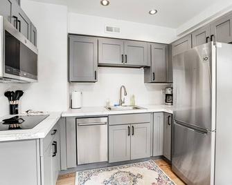 Ballard Bliss Studio - Seattle - Kitchen