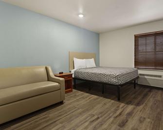 Woodspring Suites Johnson City - Johnson City - Bedroom