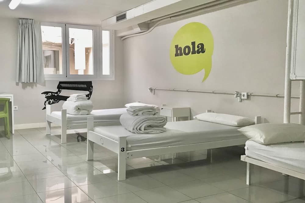هولا هوستال إيكامبل - هوستل