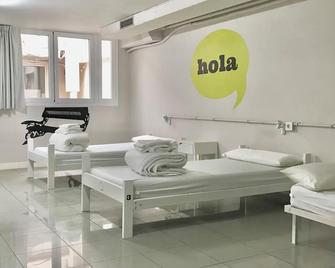 Hola Hostal Eixample - Barcelona - Bedroom