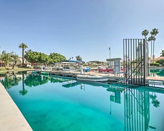 Community Pool Pueblo Home Near Downtown Mesa - Mesa - Pool