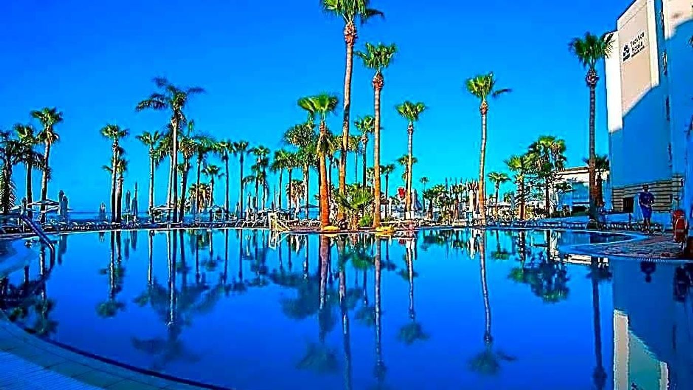 Marlita Beach Hotel Apartments