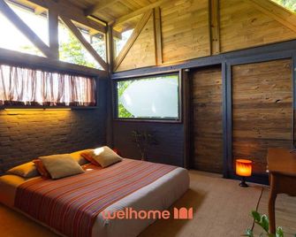 Chale na Mata Atlantica com rio e imersao natural - Garuva