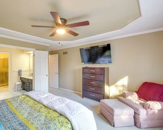Overland Park Family Home w/ Game Room & Backyard! - Overland Park
