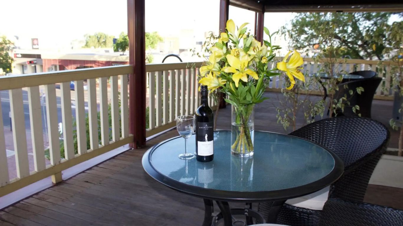 Balcony On Sixth Lodge