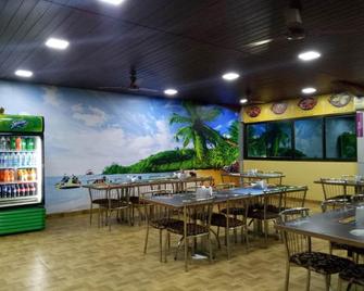 Shree Ganesh Beach Resort - Diveāgar - Restaurant