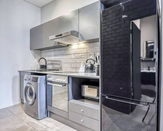 Sandton apartment at Blackbrick one. - Johannesburg - Kitchen