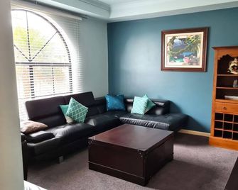 Happy Gilmore, Wallaroo - Wallaroo - Wohnzimmer