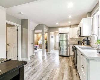 The Nickel City Gem - Sudbury - Kitchen