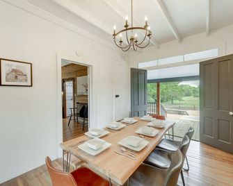 Sip, Fish and Relax Fireside Serene Schulenburg Gem - Schulenburg - Essbereich