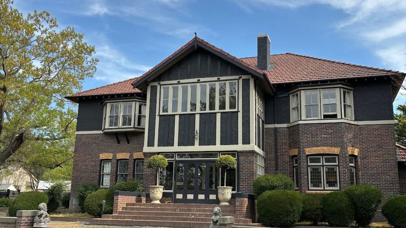 Lindsay House Country Hotel