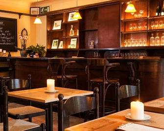 Arch Guesthouse - Clifden - Bar