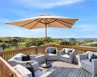 The Pines Men-Only Stay - Fire Island Pines - Balcón