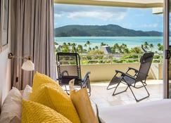 Poinciana Lodge - 2 bedroom - on Hamilton Island by HIHA - Hamilton Island - Balcón