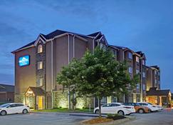 Microtel Inn & Suites by Wyndham Cartersville - Cartersville - Building