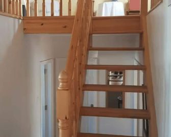 3bedhouse-Ballyliffin-Nearbeach-Golfcour - Ballyliffin - Escaleras