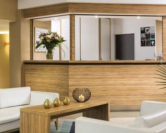 Citadines Croisette Cannes - Cannes - Front desk