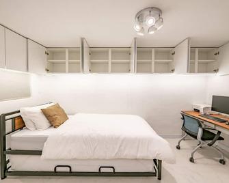 Jts Tailored Service Studio Near Hyehwa Station - Soul - Ložnice