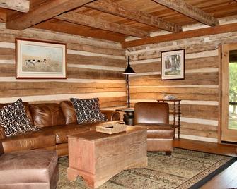 New! Carolina Frost Cabin in Downtown Mocksville - Mocksville