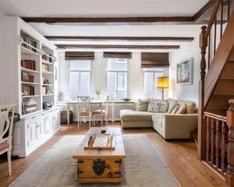 Picture perfect 1650 house overlooking Prinsengracht canal - luxury with charm - Amsterdam - Soggiorno