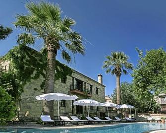Hunnaphan Otel - Küçükkuyu - Pool