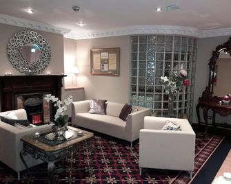 Tf Royal Hotel & Theatre - Castlebar - Living room