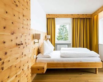 Monte Croce Hotel Kreuzberg - Sesto - Slaapkamer
