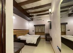 Ratnakar Bhawan (Heritage Homestay) - Varanasi - Bedroom