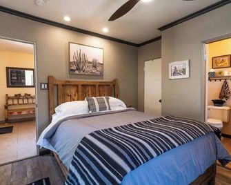 Walk To Historic Downtown Silver Citybr1019 N. Bennett St - Silver City - Sypialnia