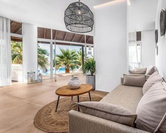 Elvita Beach Hotel - Lardos