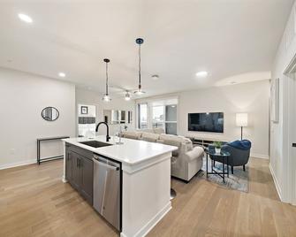 Luxurious king executive suite - Houston - Living room