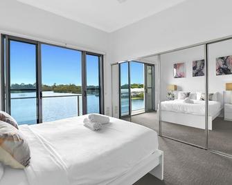 Water View Modern Three-level Townhouse in Carrara - Carrara - Habitación