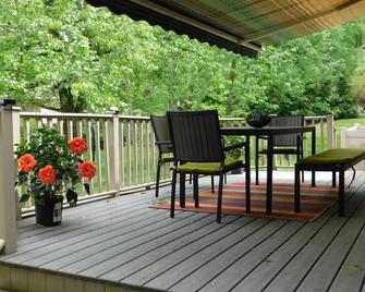 Office + 5 BR, Movie Theater , Creve Coeur -10 Sleep surface - Creve Coeur - Balcony