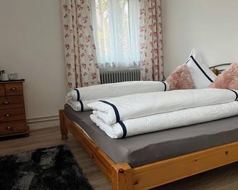 Hotel Hirsch - Fluorn-Winzeln - Slaapkamer