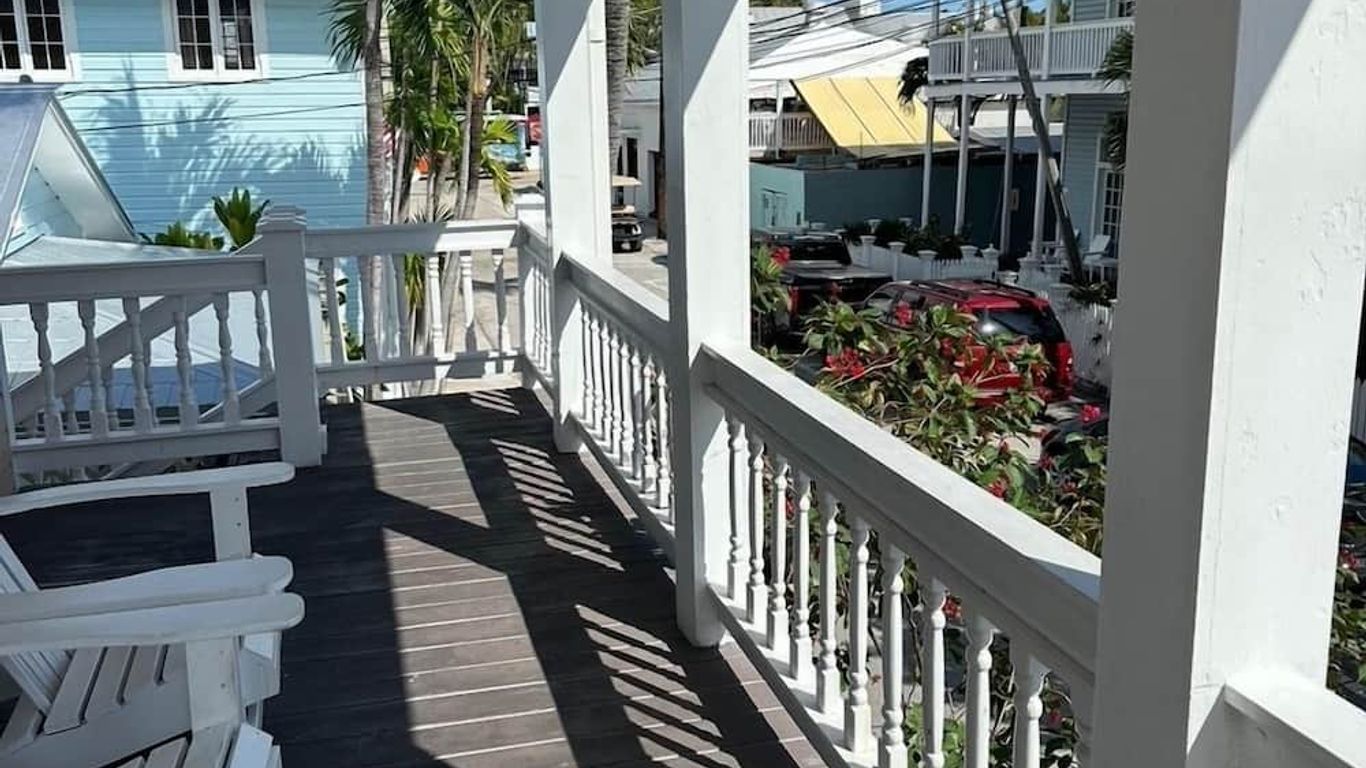 دوجلاس هاوس