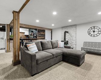 East Farmington Hideaway - Family Friendly Home - Farmington